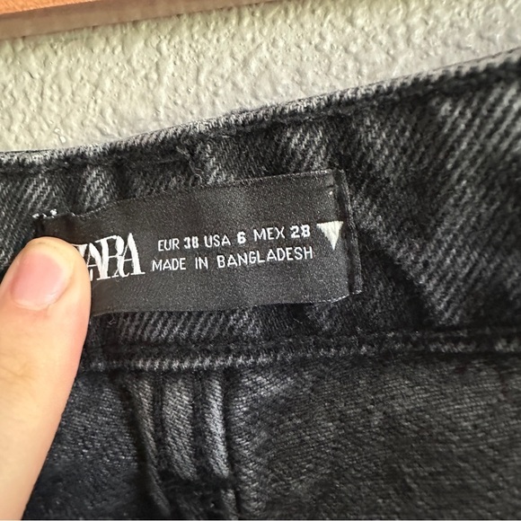 Zara Gray Button Fly Ankle Crop Jeans with Raw Hem 6 - Picture 3 of 12